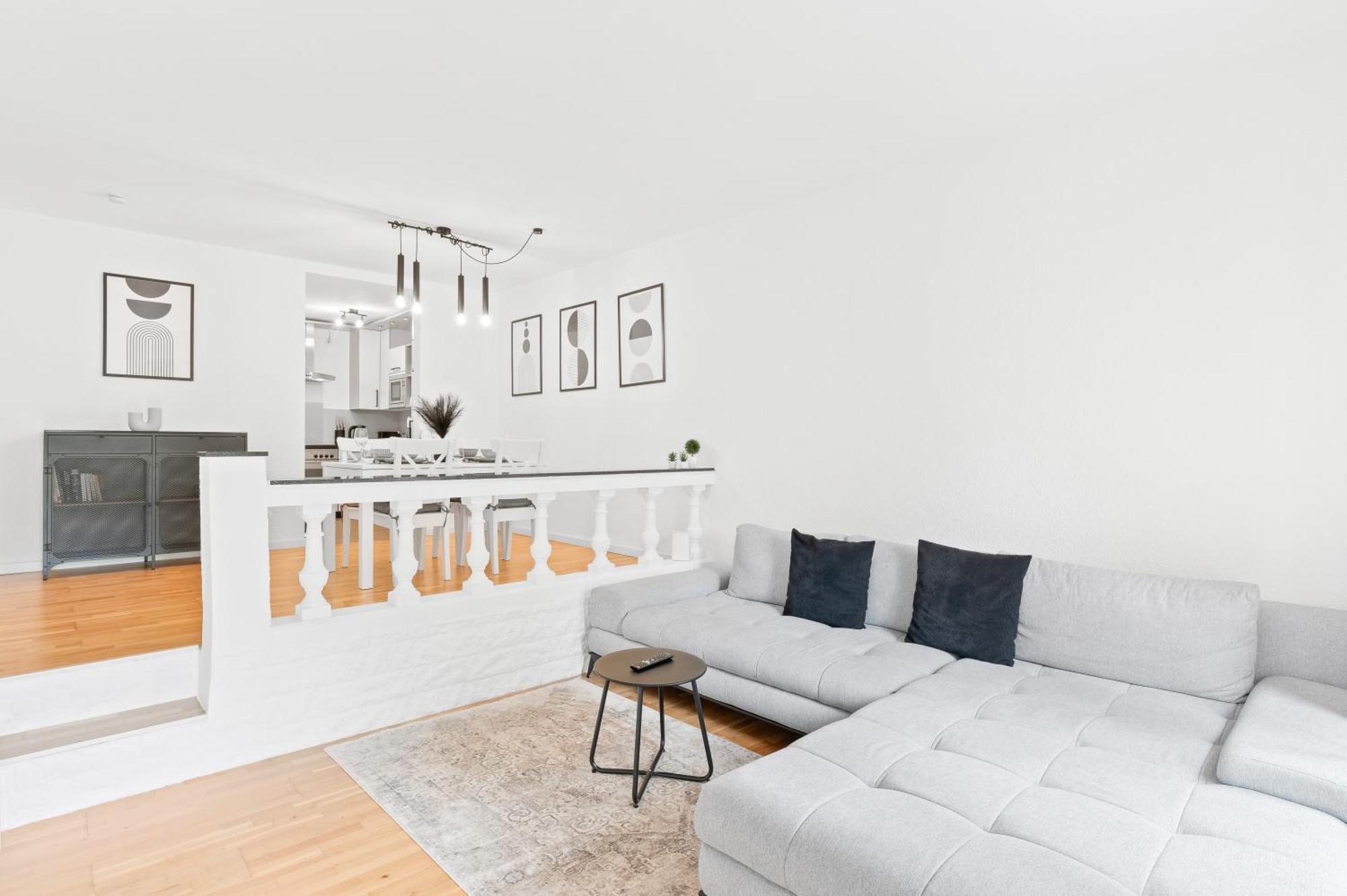 Kingsize Bett, Terrasse, Netflix, Zwei Zimmer Pforzheim Extérieur photo