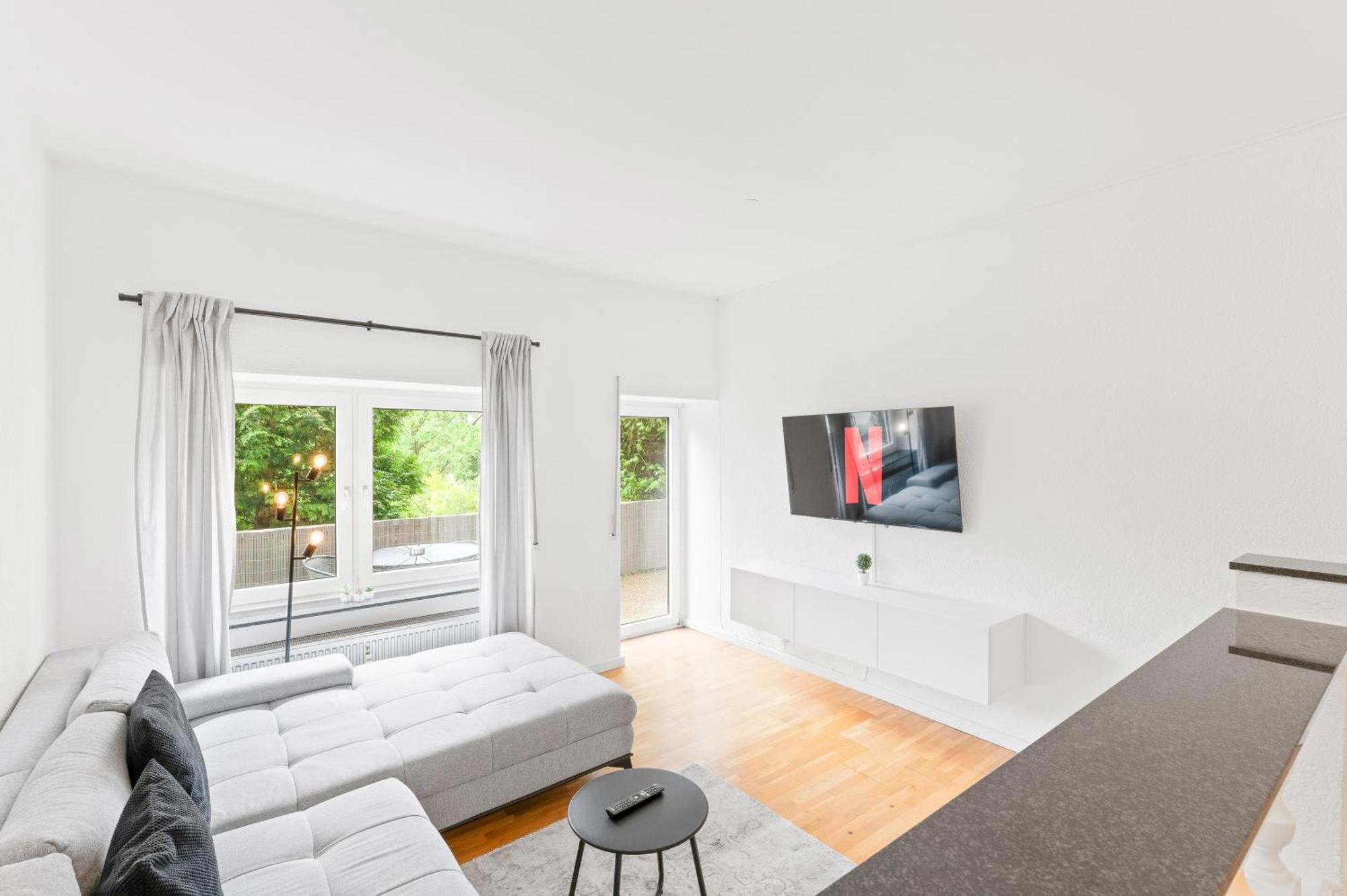 Kingsize Bett, Terrasse, Netflix, Zwei Zimmer Pforzheim Extérieur photo
